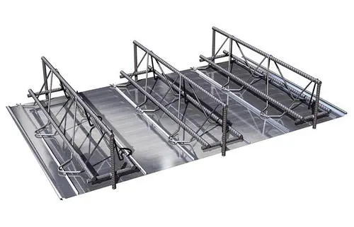 与压型钢板相比，钢桁架楼承板的性能如何？